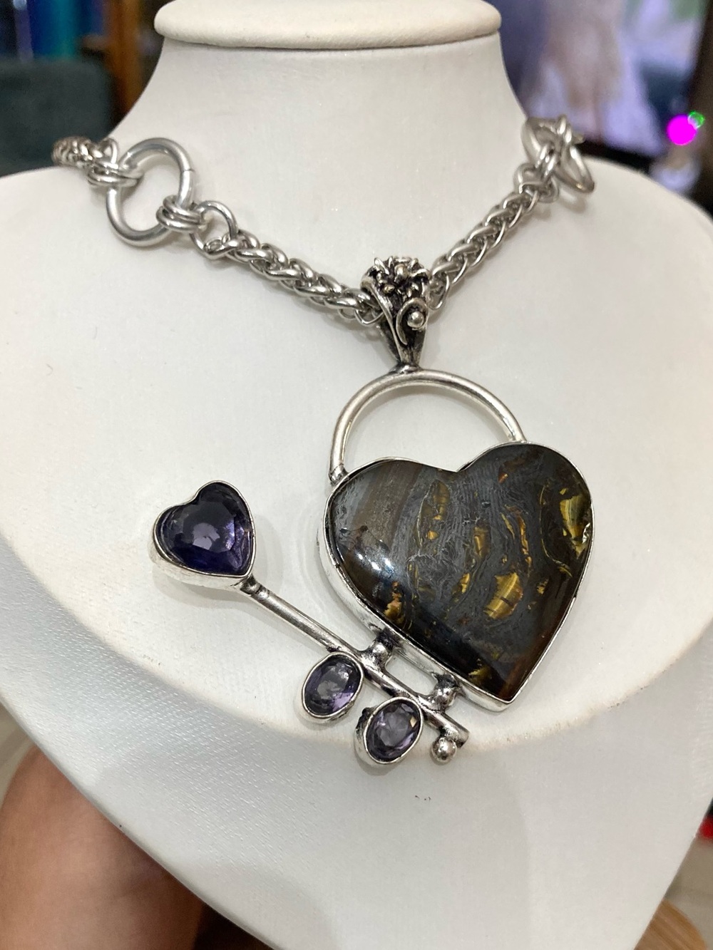 Genuine tiger eye gemstones heart & purple amethyst arrow boho silver necklace . - Picture 5 of 13